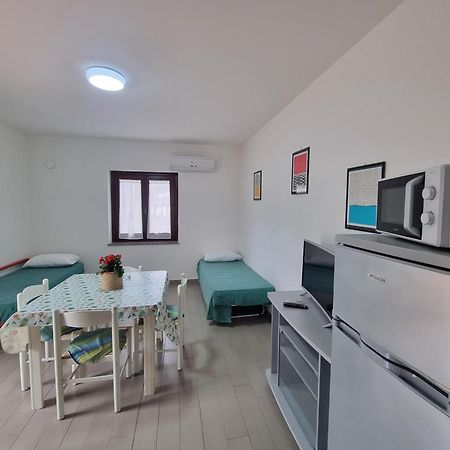 Villaggio Camping Lungomare Кропани Екстериор снимка
