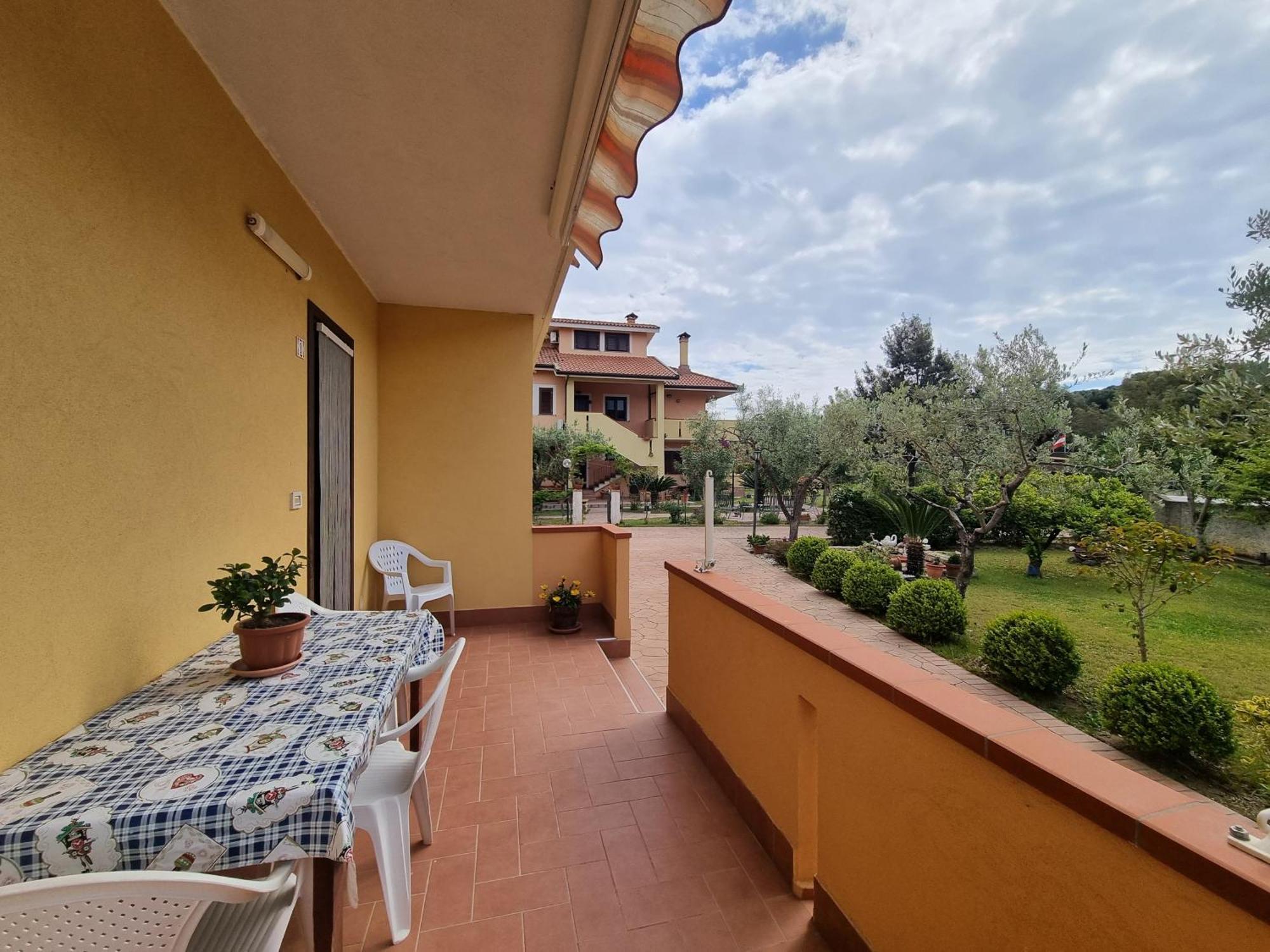 Villaggio Camping Lungomare Кропани Екстериор снимка