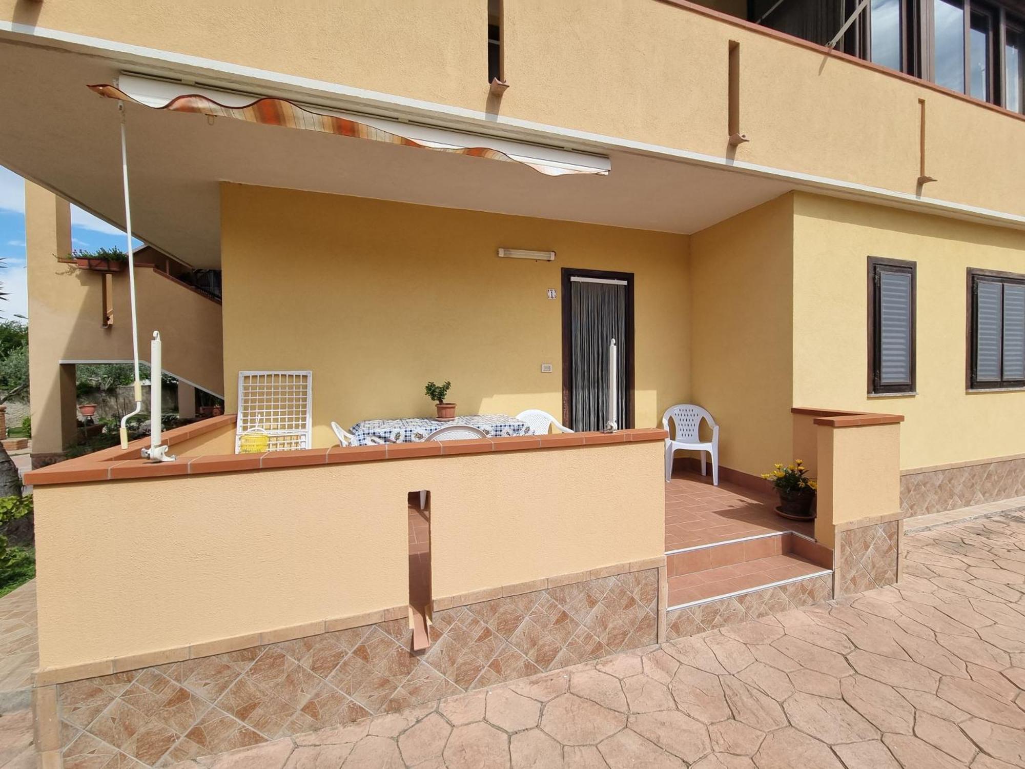Villaggio Camping Lungomare Кропани Екстериор снимка