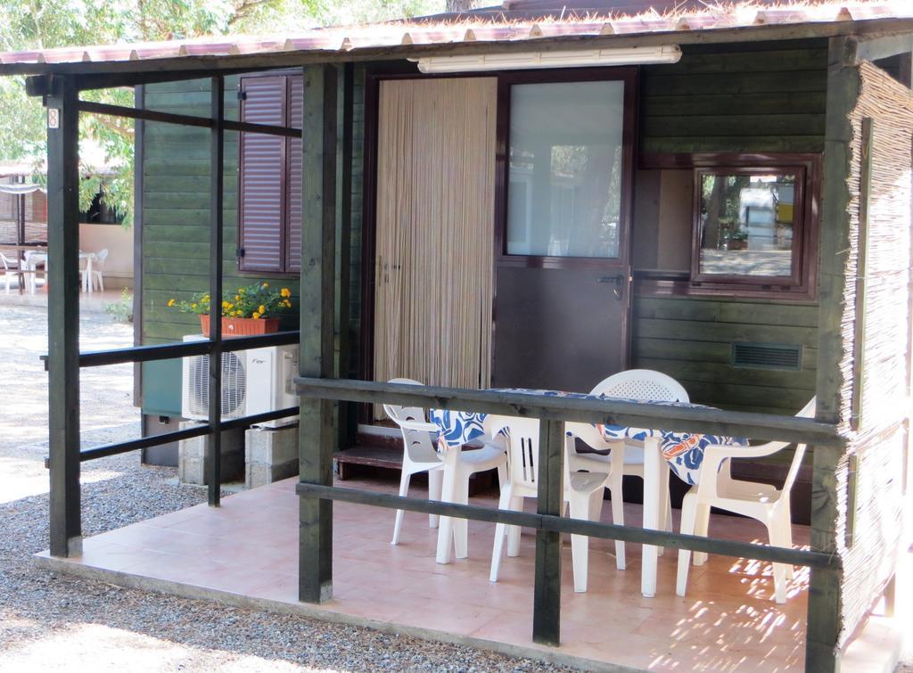 Villaggio Camping Lungomare Кропани Екстериор снимка