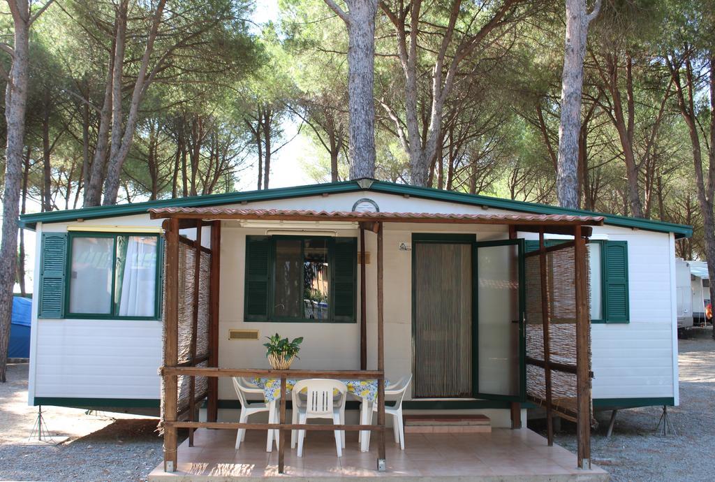 Villaggio Camping Lungomare Кропани Екстериор снимка