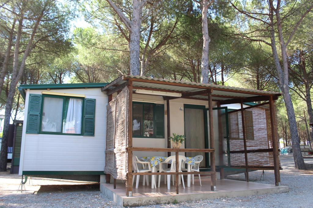 Villaggio Camping Lungomare Кропани Екстериор снимка