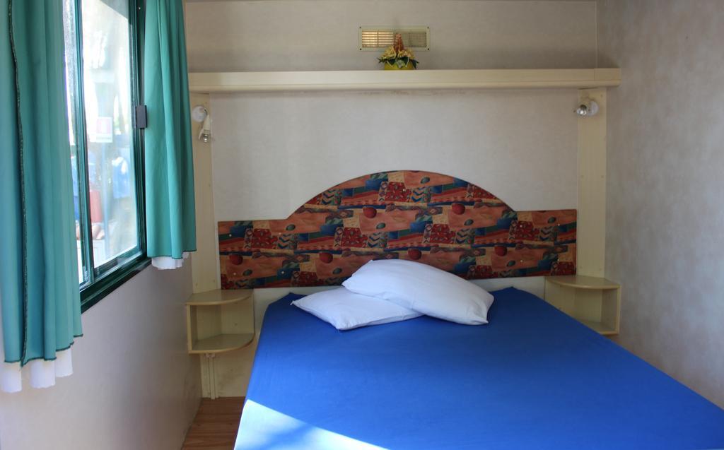 Villaggio Camping Lungomare Кропани Екстериор снимка
