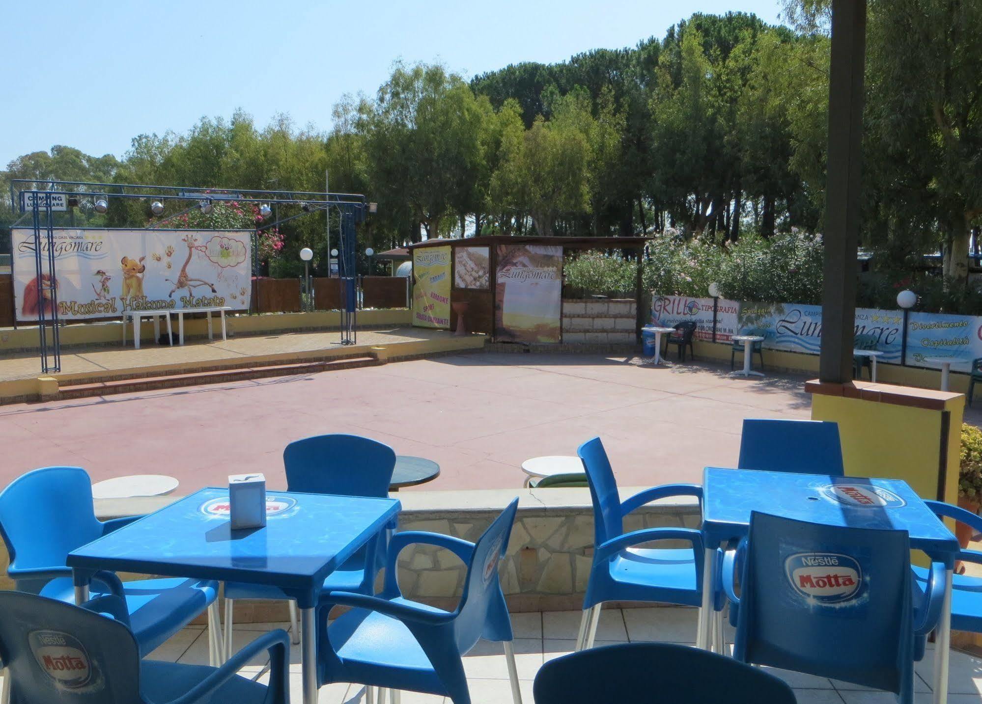 Villaggio Camping Lungomare Кропани Екстериор снимка