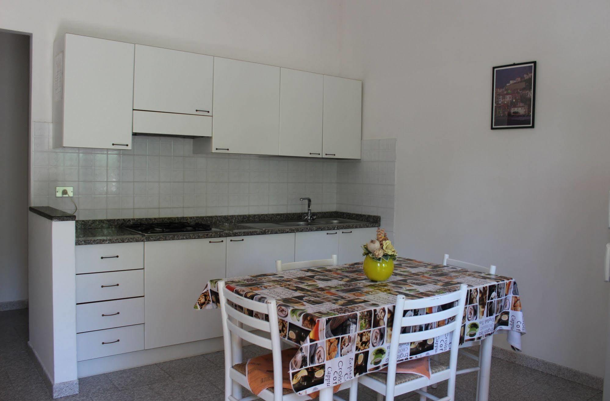 Villaggio Camping Lungomare Кропани Екстериор снимка